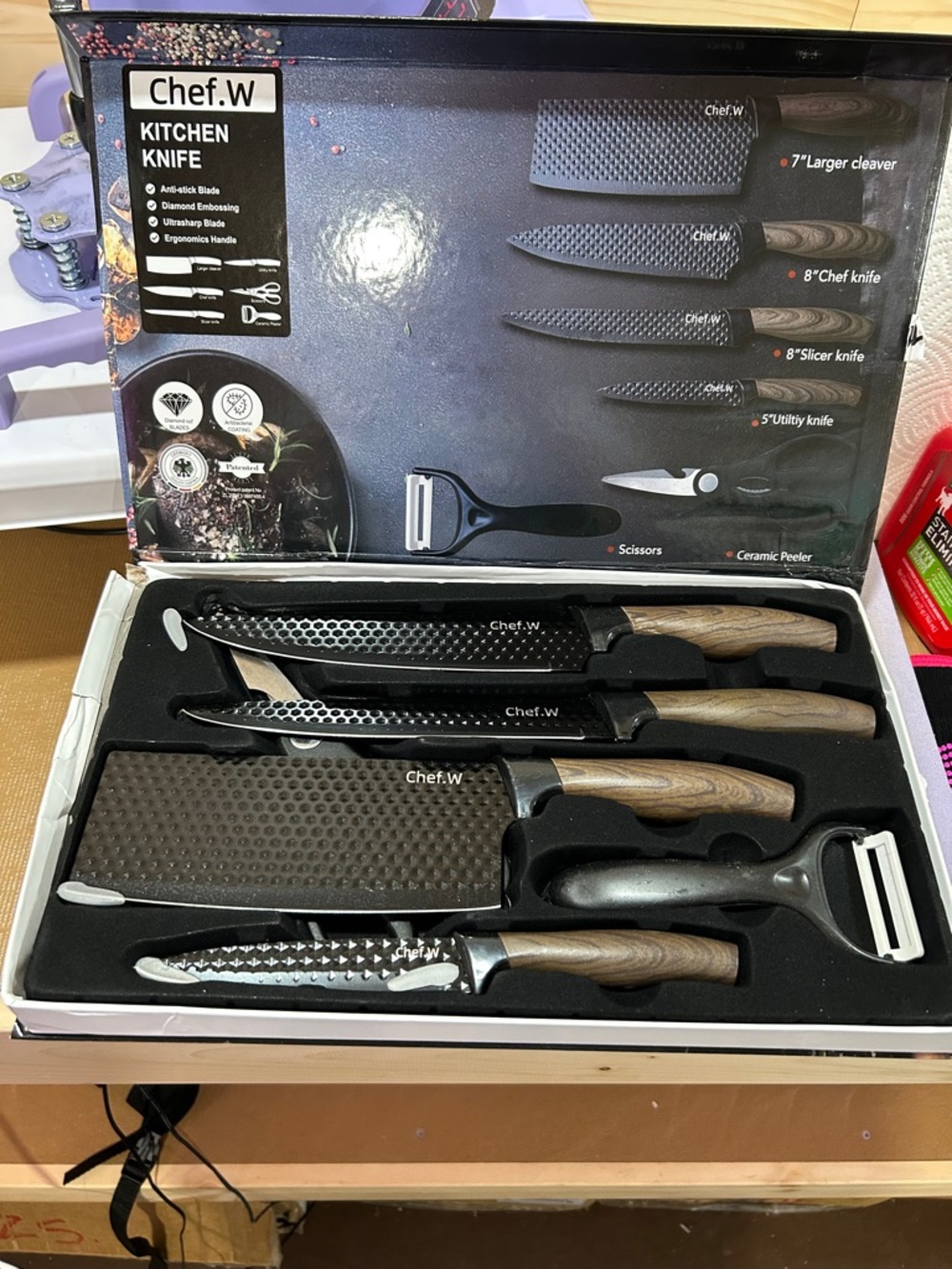 Chef.W 7-Piece Kitchen Knife Set - Black Blades with Wood-Tone Handles